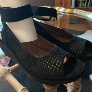 Clarks Reedly Salene Wedge Black size 9.5